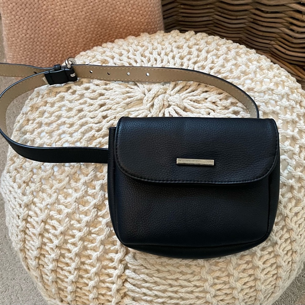 Vince Camuto Black Pebbled Leather Crossbody Belt Bag - Picture 2 of 9